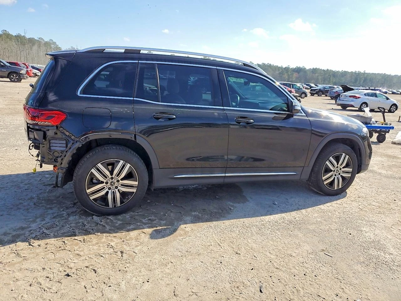 Mercedes-Benz EQB 300 4Matic, снимка 3 - Автомобили и джипове - 53939849