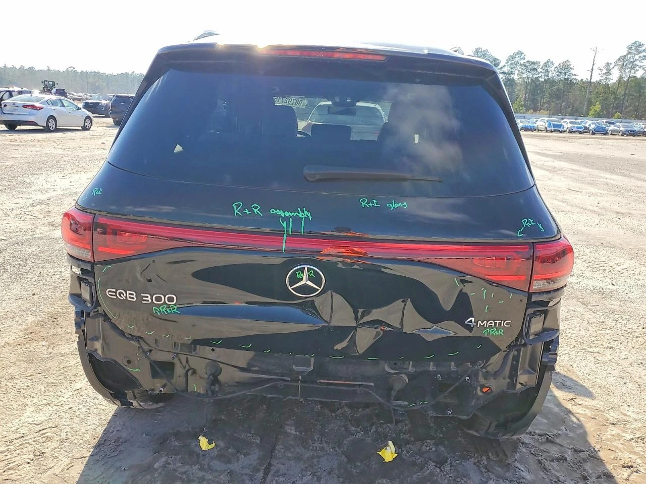 Mercedes-Benz EQB 300 4Matic, снимка 6 - Автомобили и джипове - 53939849