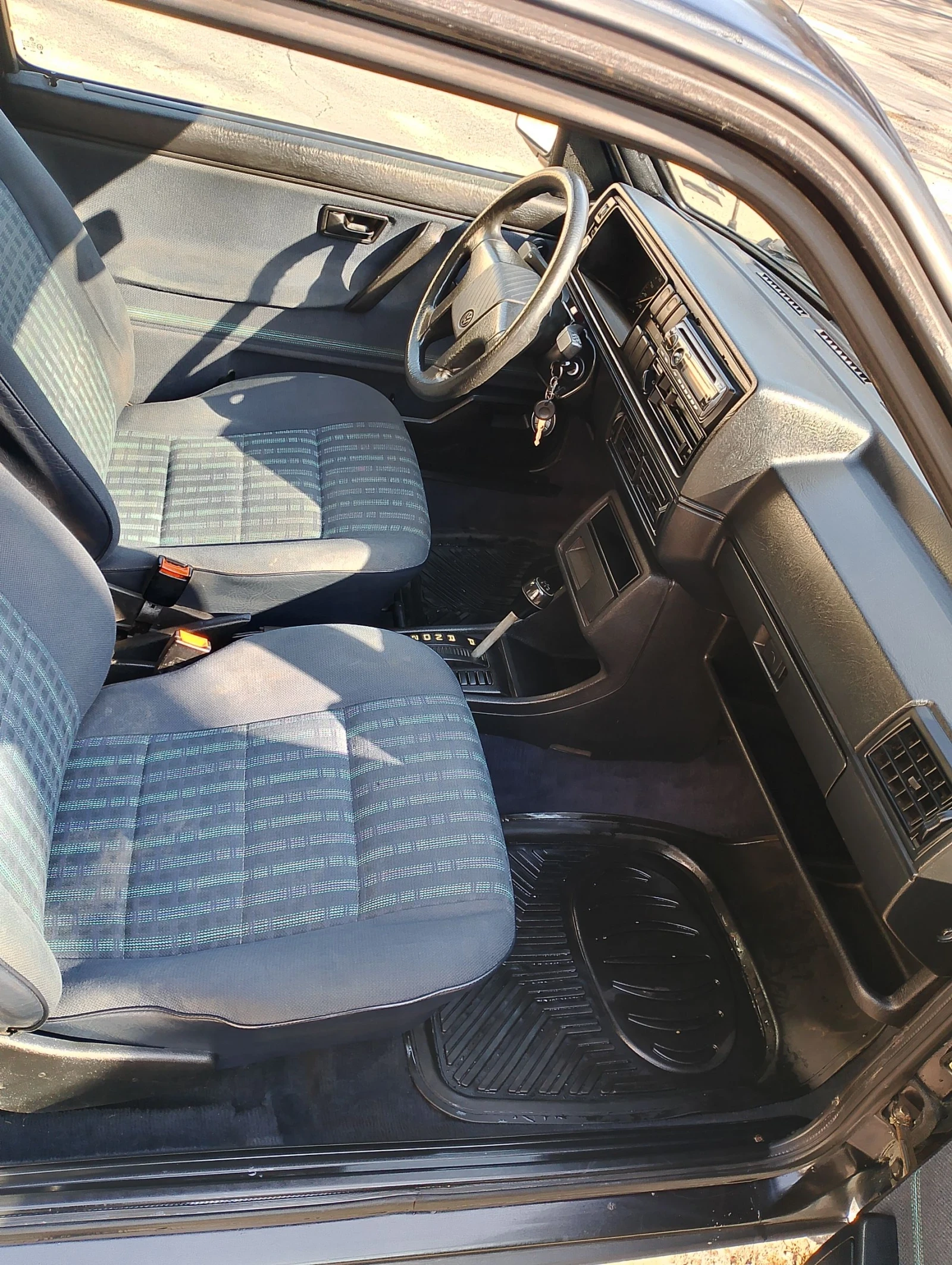 VW Golf 1.8 моно ! автоматик ! хидравлика ! , снимка 8 - Автомобили и джипове - 53986868