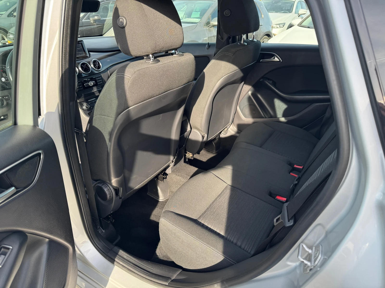 Mercedes-Benz B 180 180CDI, снимка 14 - Автомобили и джипове - 54345195