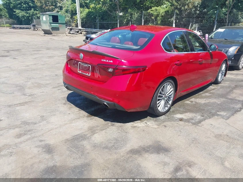 Alfa Romeo Giulia 2.0l Ti Rwd, снимка 4 - Автомобили и джипове - 55586541