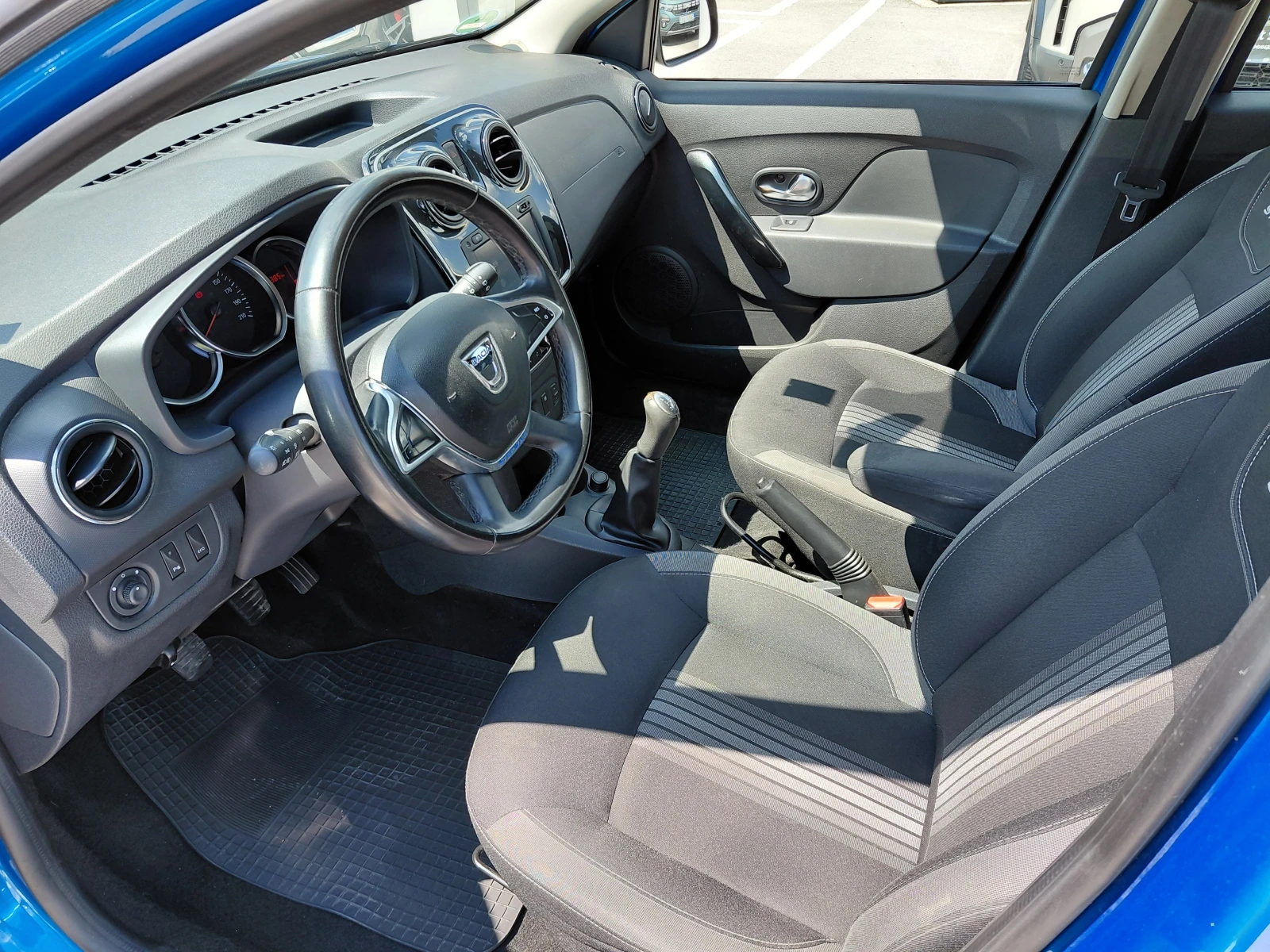 Dacia Logan TCe/90к.с/Stepway, снимка 12 - Автомобили и джипове - 55588524
