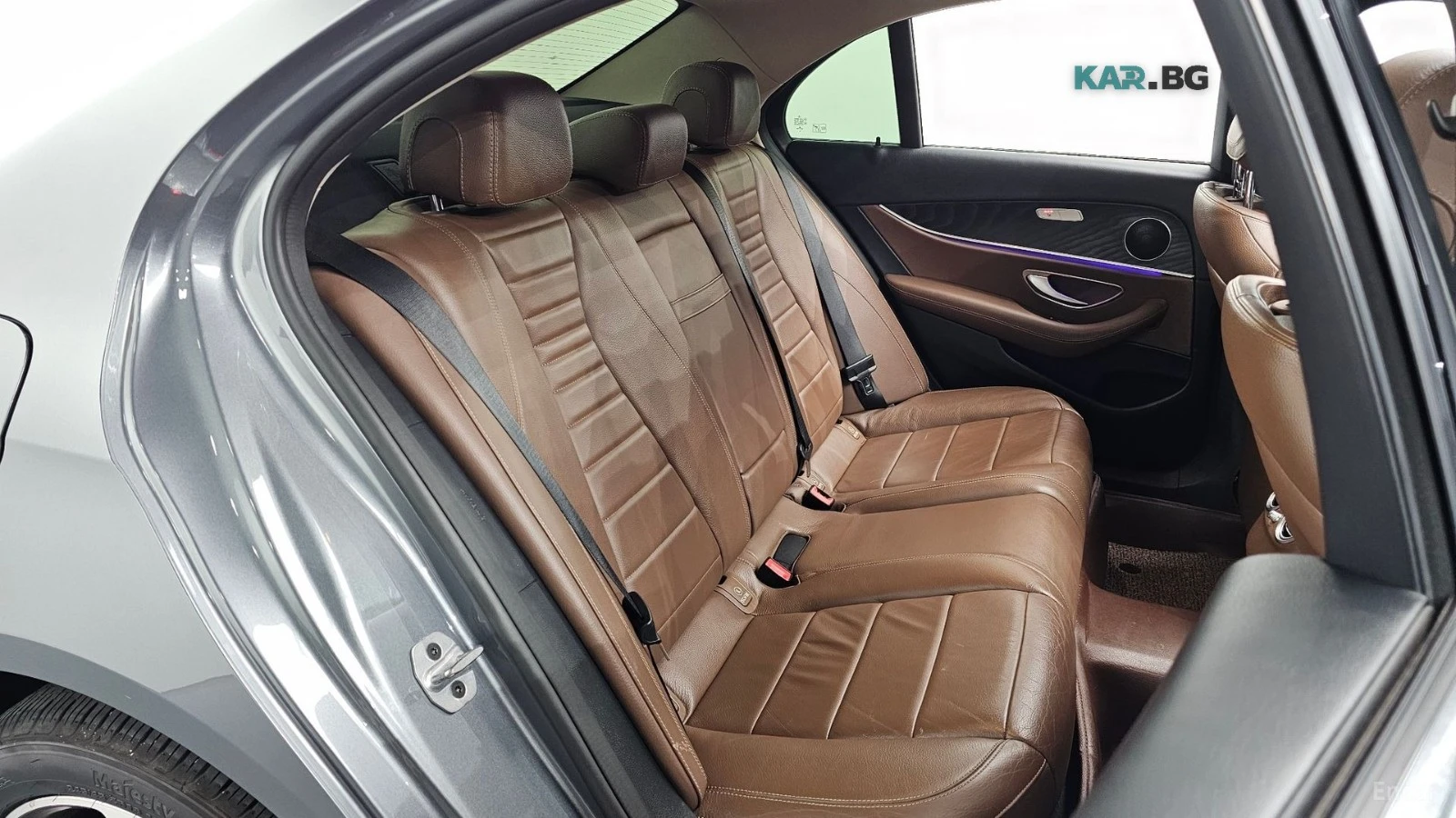 Mercedes-Benz E 220 Avangarde* КОЖА* ПОДГРЕВ* НАВИ* ПАНО* КАМЕРА, снимка 9 - Автомобили и джипове - 55831423