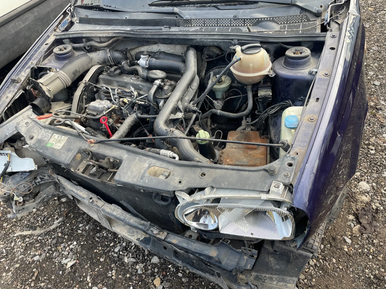 VW Golf 1.9тди 90кс, снимка 8 - Автомобили и джипове - 56268719