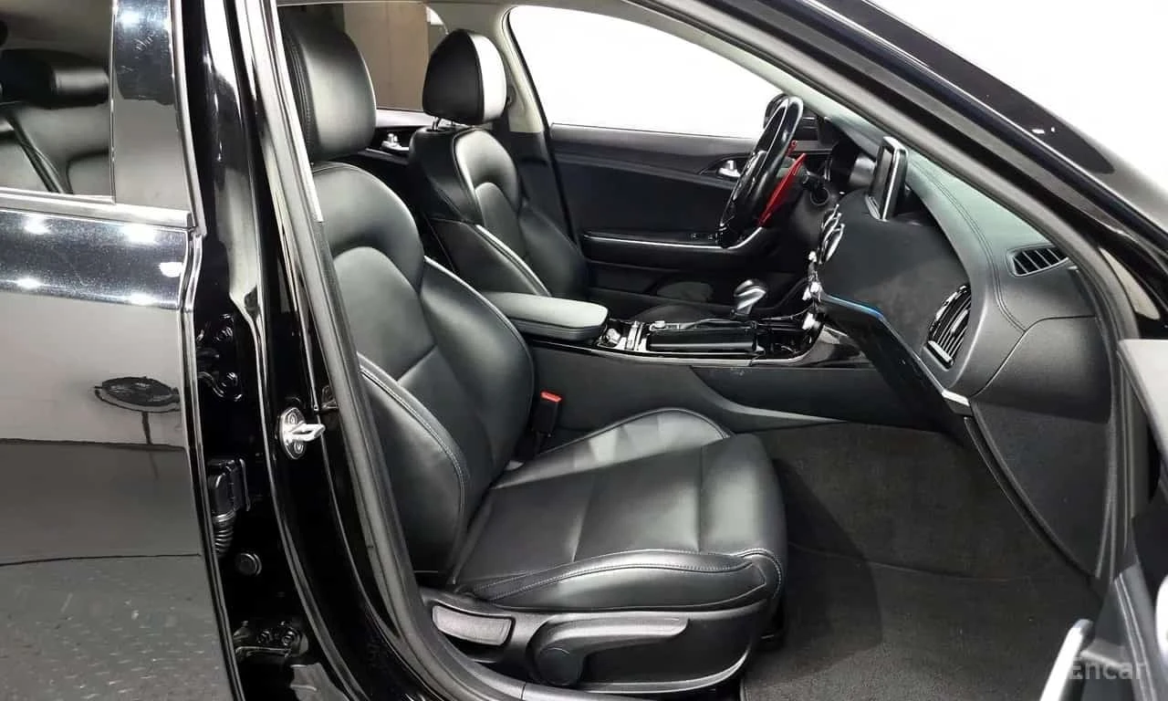 Kia Stinger * 2.0 Turbo 2WD * ЦЕНА ДО БГ, снимка 16 - Автомобили и джипове - 56295938