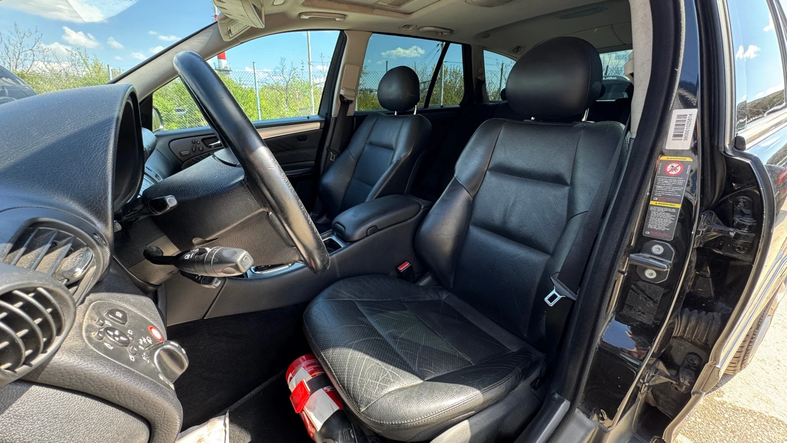 Mercedes-Benz C 320 Sport Edition, снимка 9 - Автомобили и джипове - 56346647