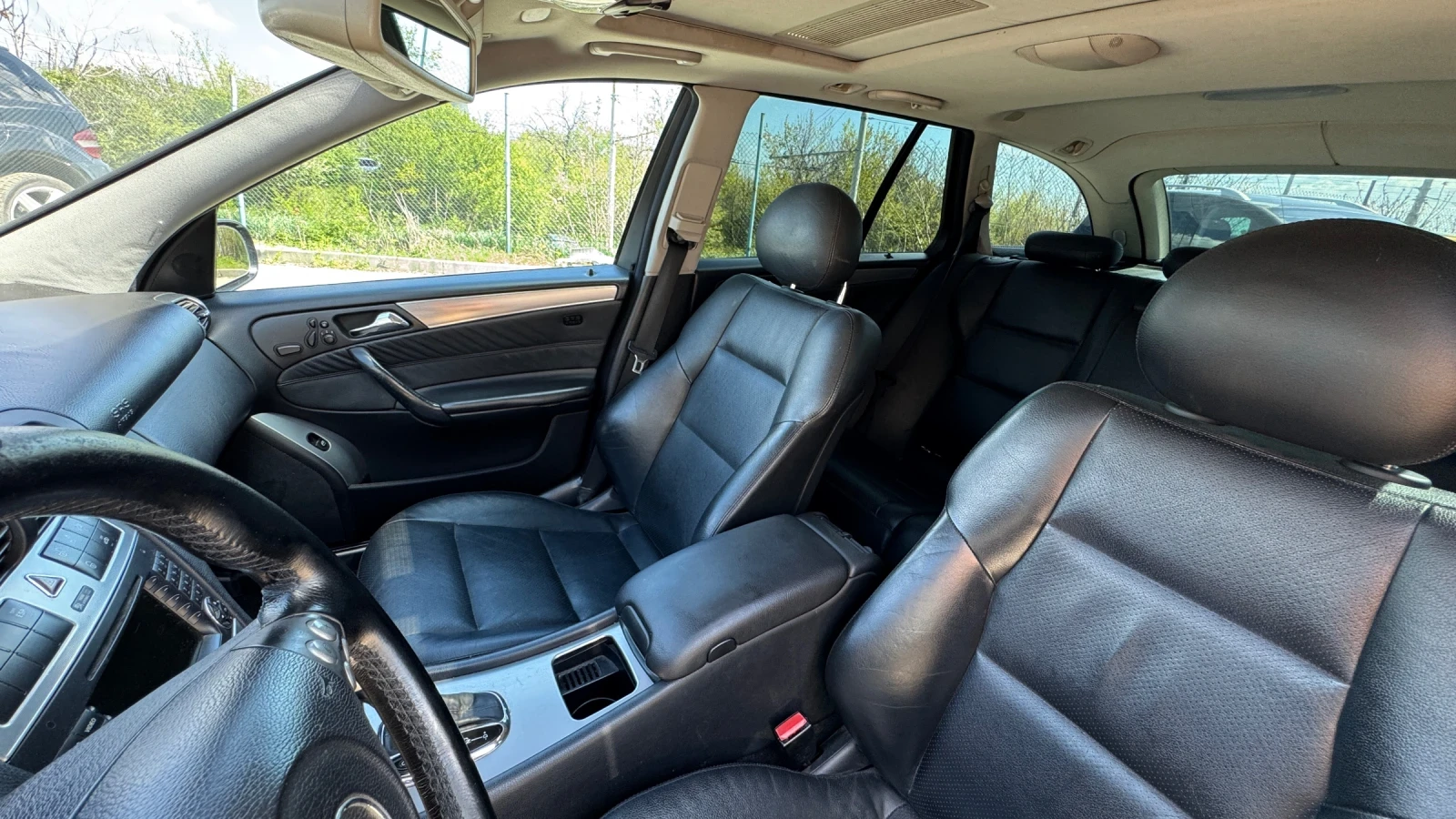 Mercedes-Benz C 320 Sport Edition, снимка 10 - Автомобили и джипове - 56346647