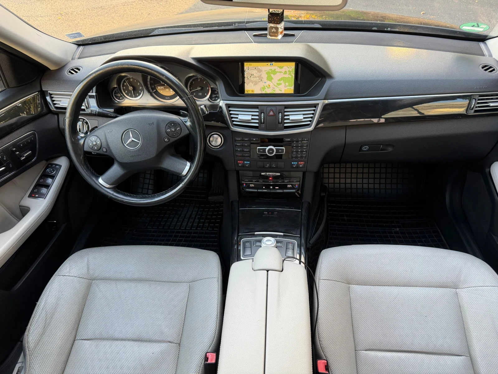 Mercedes-Benz E 350 AMG * FULL* 4 MATIC, снимка 11 - Автомобили и джипове - 56679431