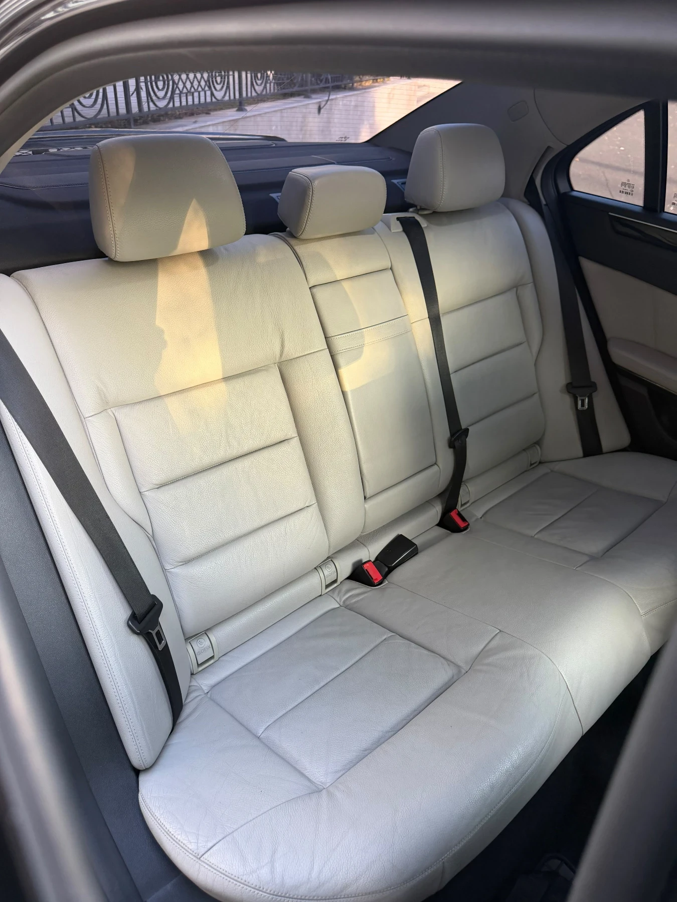 Mercedes-Benz E 350 AMG * FULL* 4 MATIC, снимка 10 - Автомобили и джипове - 56679431