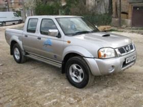 Nissan Navara 2,5d D22 hardtop, снимка 16