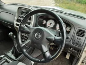 Nissan Navara 2,5d D22 hardtop, снимка 9
