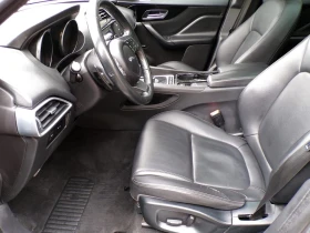 Jaguar F-PACE 35t PREMIUM * * CARFAX * * АВТО КРЕДИТ * * , снимка 9