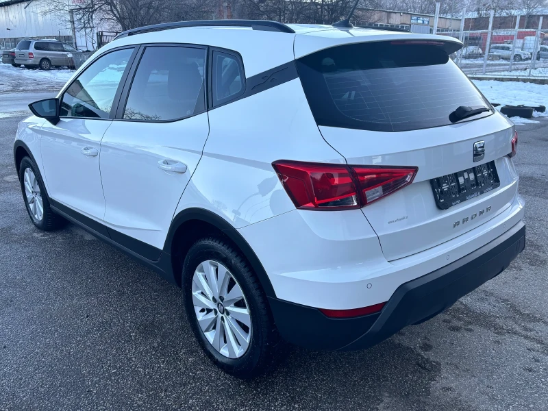 Seat Arona 1.6TDI Автоматик Distronic, снимка 3 - Автомобили и джипове - 52929399
