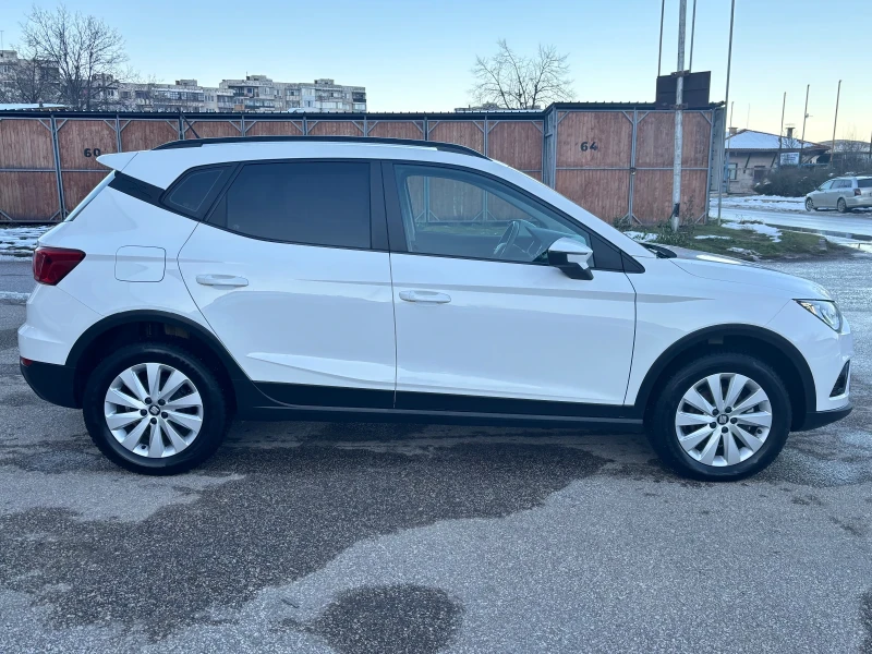 Seat Arona 1.6TDI Автоматик Distronic, снимка 6 - Автомобили и джипове - 52929399