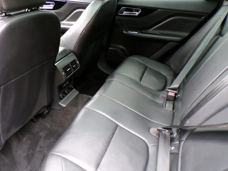 Jaguar F-PACE 35t PREMIUM * * CARFAX * * АВТО КРЕДИТ * * , снимка 15 - Автомобили и джипове - 53237519