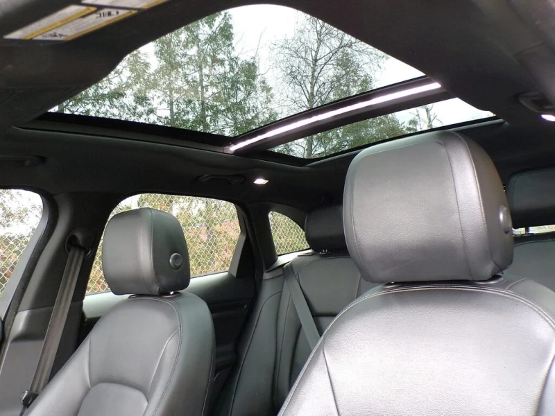 Jaguar F-PACE 35t PREMIUM * * CARFAX * * АВТО КРЕДИТ * * , снимка 13 - Автомобили и джипове - 53237519