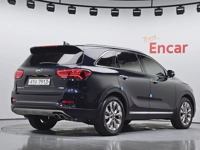 Kia Sorento Diesel 2.2 2Wd Number One Edition, снимка 2 - Автомобили и джипове - 56268666
