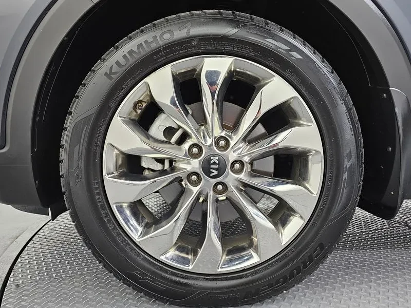 Kia Sorento Diesel 2.2 2Wd Number One Edition, снимка 5 - Автомобили и джипове - 56268666