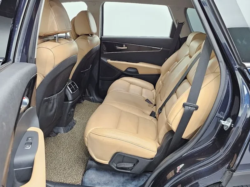 Kia Sorento Diesel 2.2 2Wd Number One Edition, снимка 11 - Автомобили и джипове - 56268666