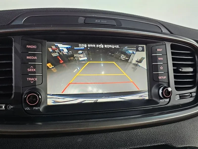 Kia Sorento Diesel 2.2 2Wd Number One Edition, снимка 15 - Автомобили и джипове - 56268666