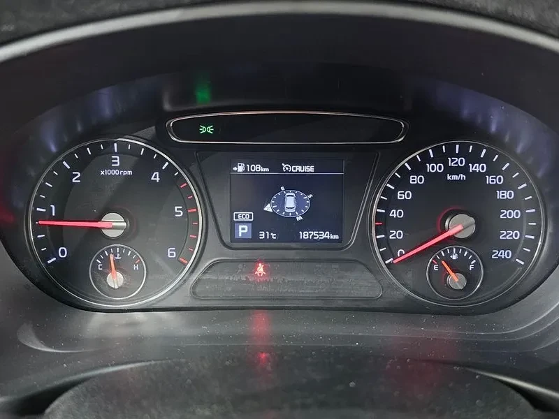Kia Sorento Diesel 2.2 2Wd Number One Edition, снимка 8 - Автомобили и джипове - 56268666