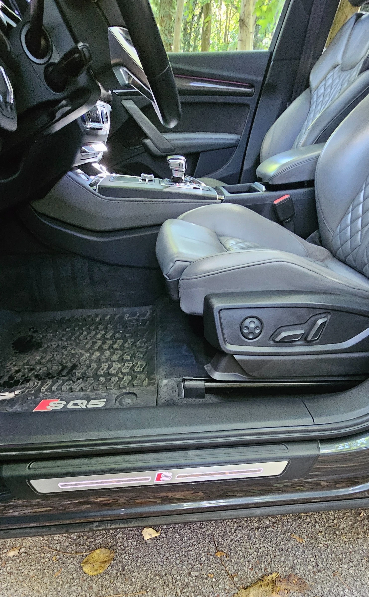 Audi SQ5, снимка 13 - Автомобили и джипове - 53916925