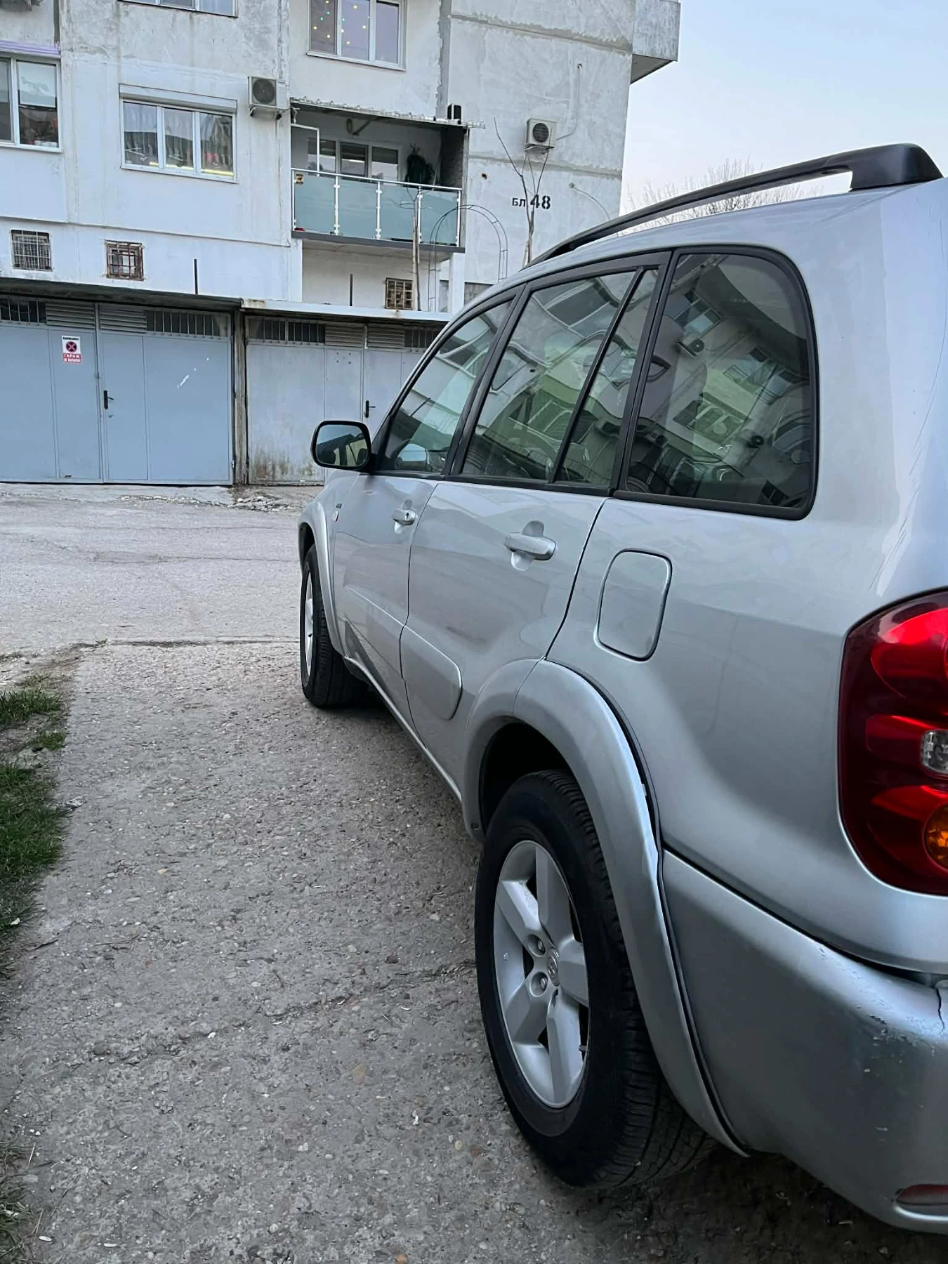 Toyota Rav4, снимка 4 - Автомобили и джипове - 54035082
