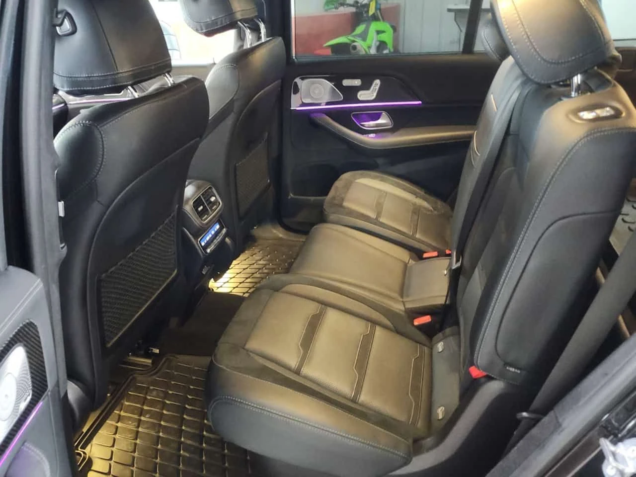 Mercedes-Benz GLS 63 AMG * AMG 63 * ДИСТРОНИК* ПАНОРАМА* BURMASTER* , снимка 11 - Автомобили и джипове - 54126917