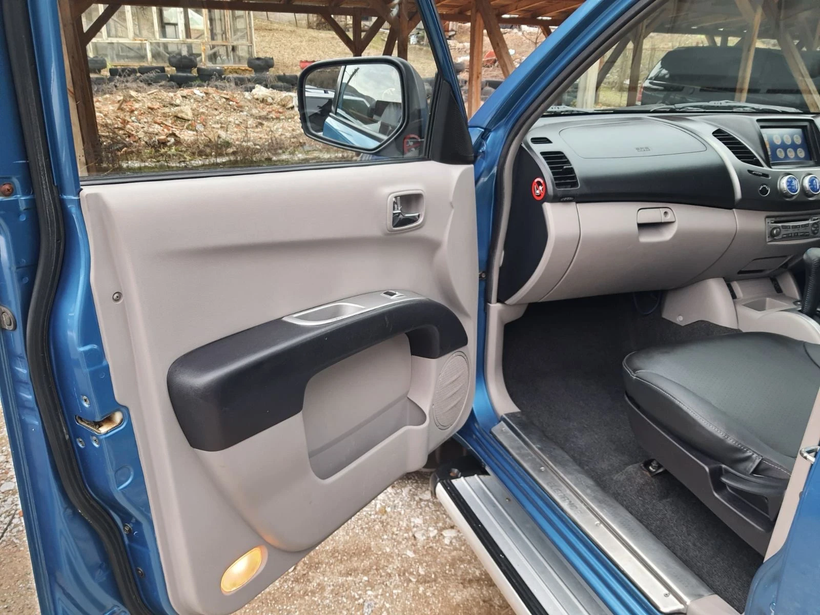 Mitsubishi L200 2.5 DI-D, снимка 11 - Автомобили и джипове - 54145542