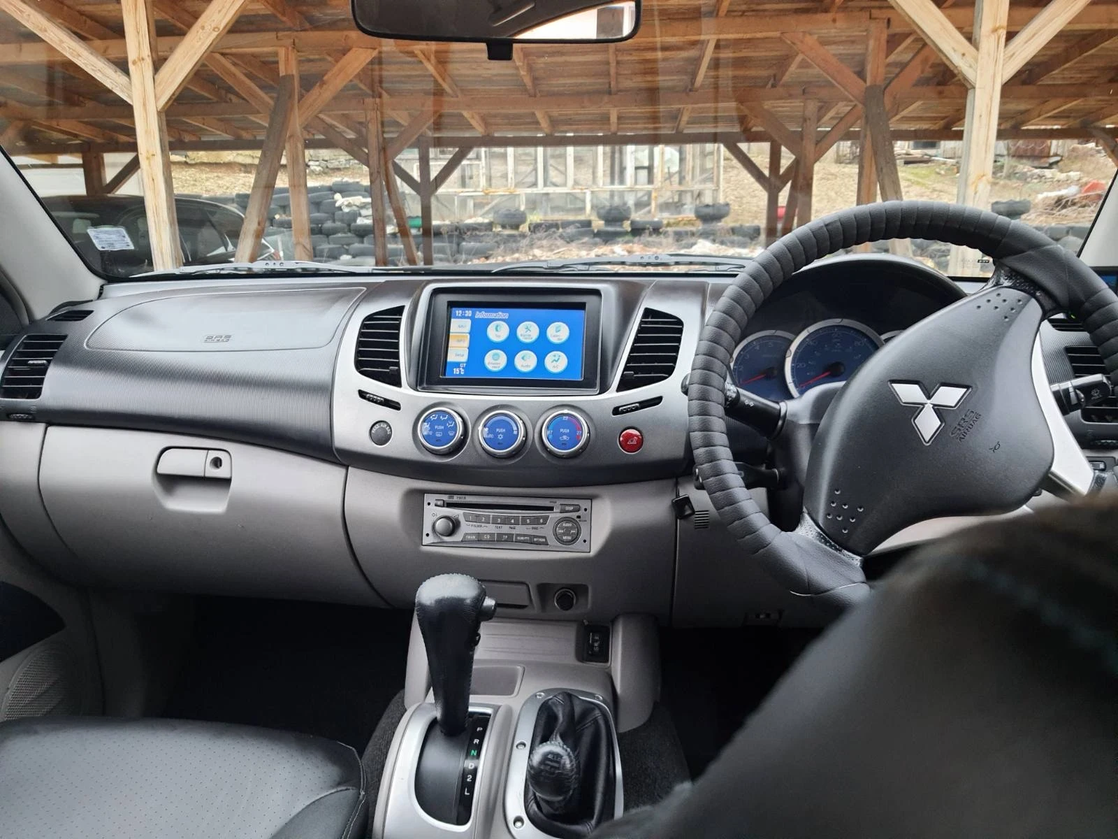 Mitsubishi L200 2.5 DI-D, снимка 8 - Автомобили и джипове - 54145542