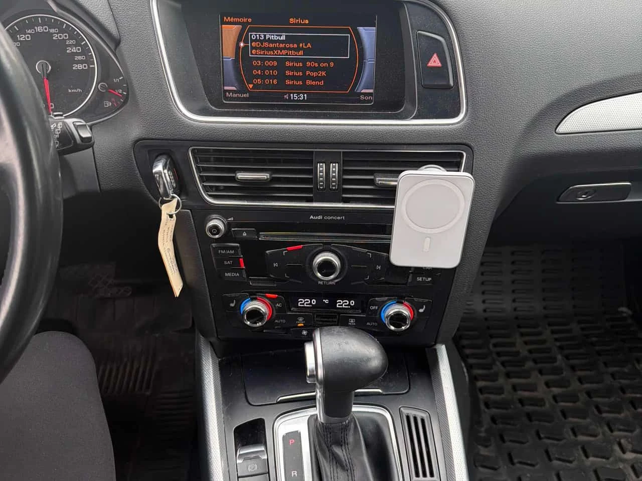 Audi Q5 * 2.0L Progressiv * CARFAX * ЦЕНА ДО БГ, снимка 8 - Автомобили и джипове - 54205430