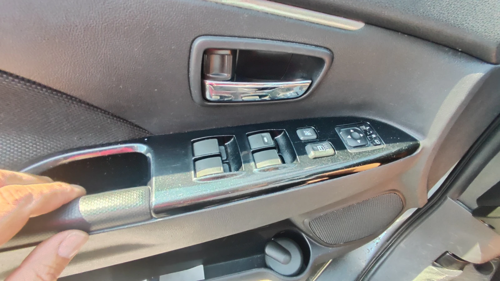 Peugeot 4008 1.8 HDi 4x4, снимка 10 - Автомобили и джипове - 55770821