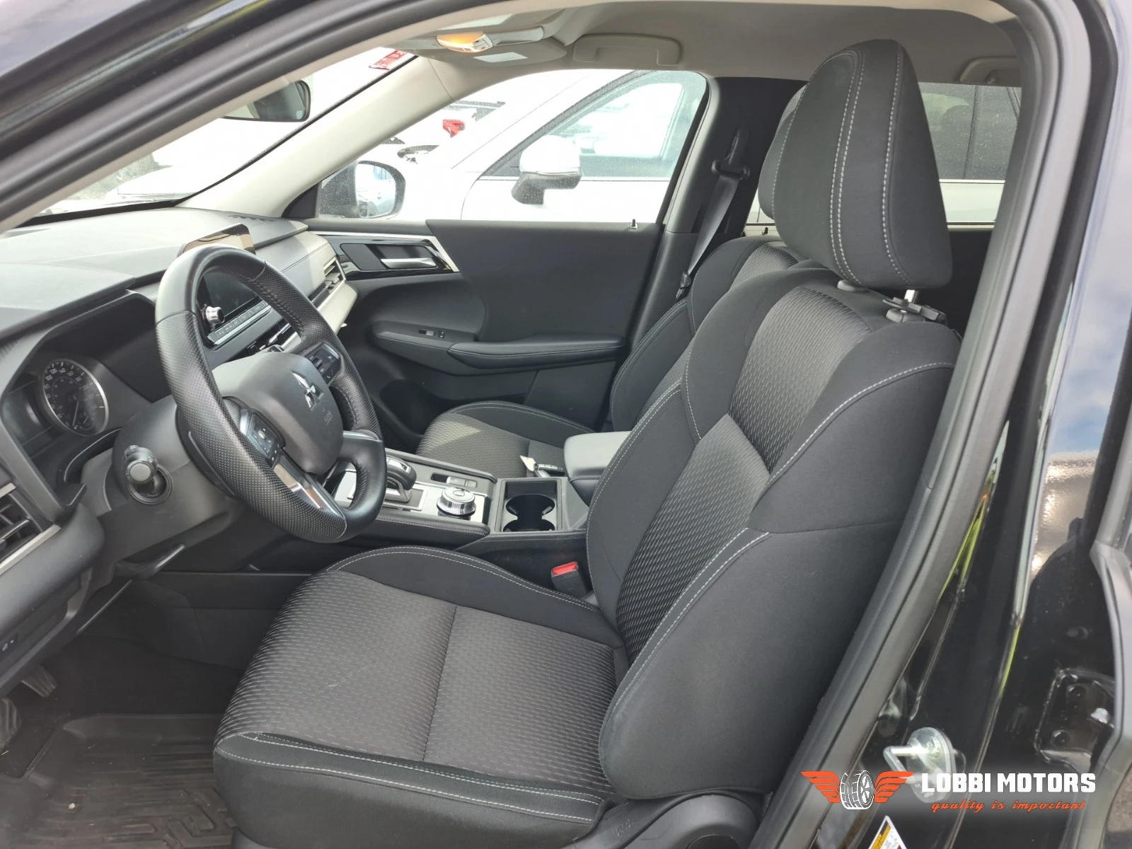 Mitsubishi Outlander, снимка 5 - Автомобили и джипове - 55929002