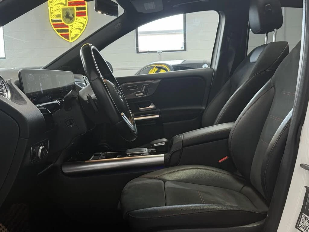 Mercedes-Benz GLA 250 4MATIC* AMG* NIGHT PACK* CARBON* КРАЙНА ЦЕНА, снимка 8 - Автомобили и джипове - 56012561