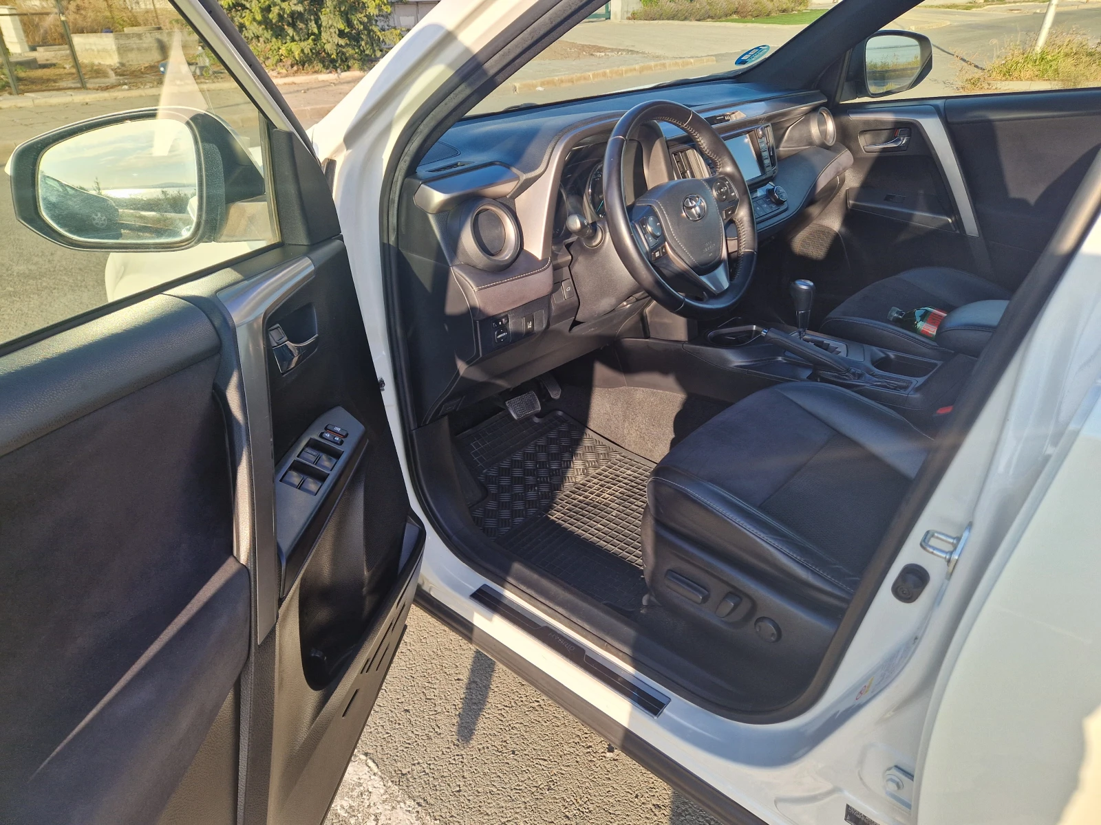 Toyota Rav4 1.8 Feel, снимка 9 - Автомобили и джипове - 56377850