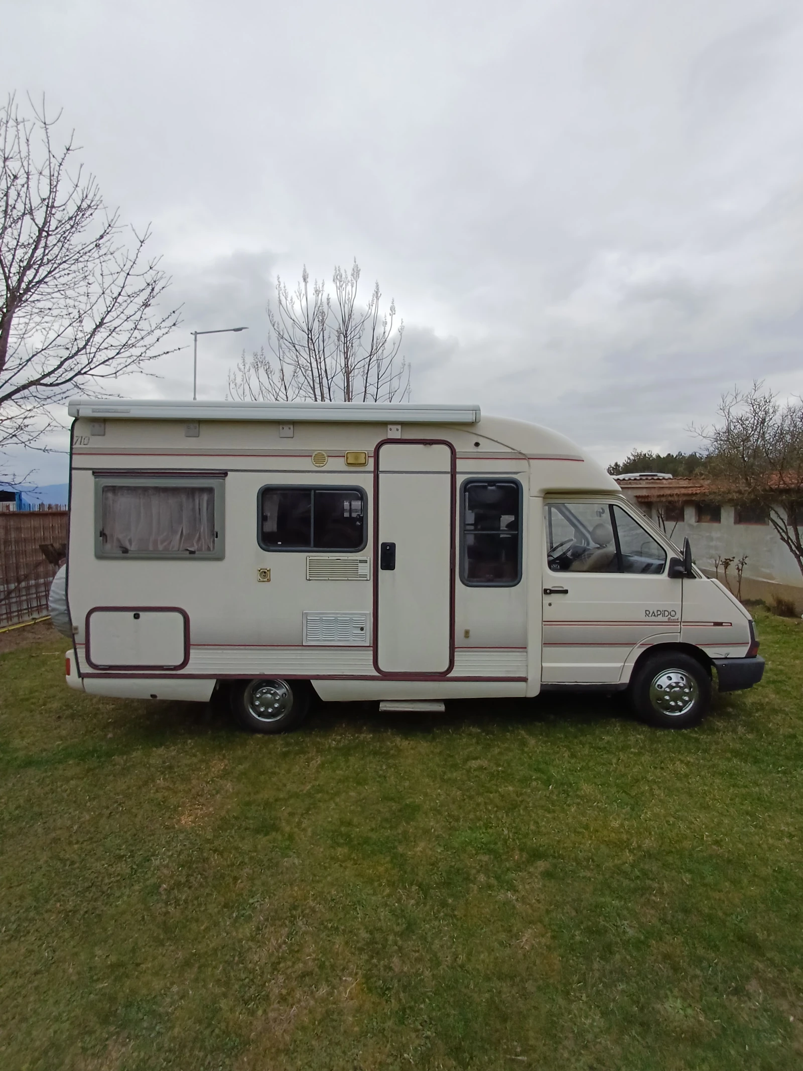 Кемпер Rapido, снимка 2 - Каравани и кемпери - 53917299