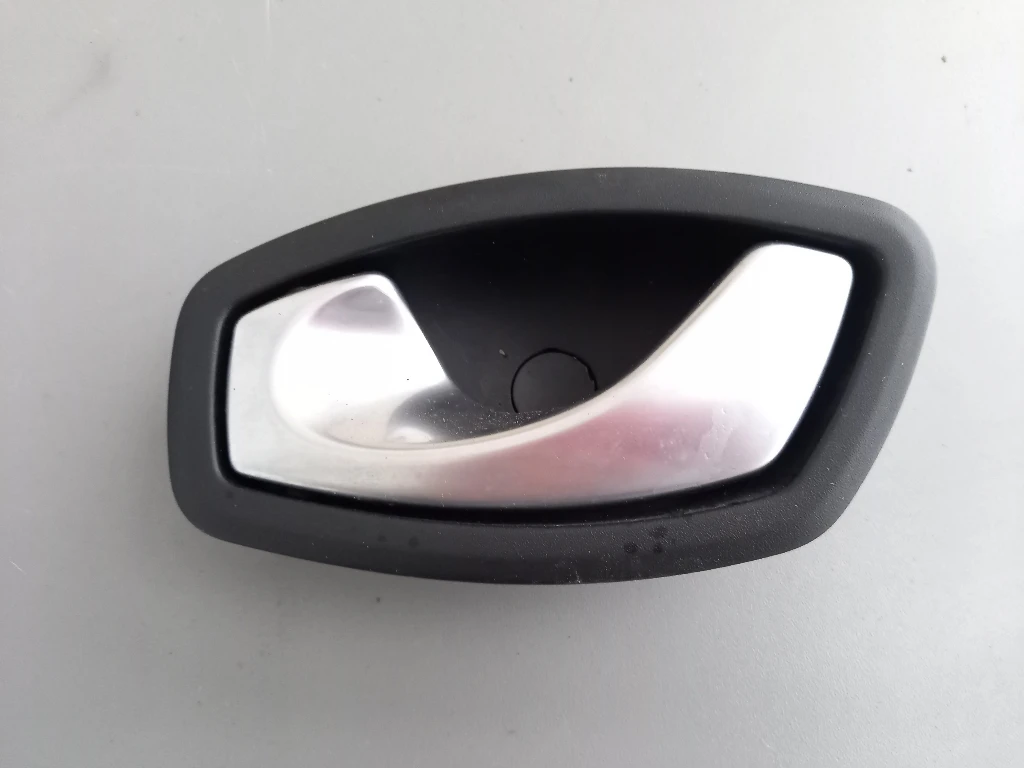 Дръжка врата предна лява вътрешна Рено Лагуна (1)