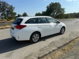     Toyota Auris 1.8 HYBRID 