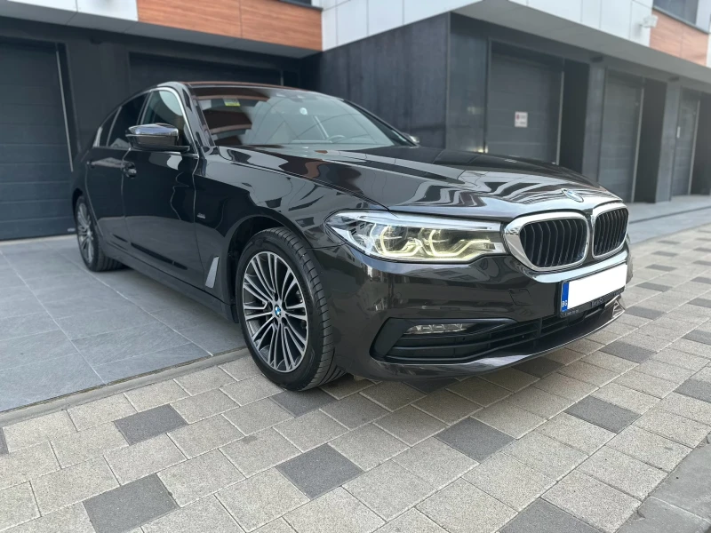 BMW 530 xDrive, HeadUp, Camera, Harman-Kardon, снимка 2 - Автомобили и джипове - 47259639