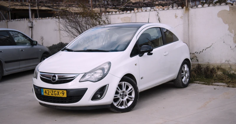 Opel Corsa, снимка 2 - Автомобили и джипове - 49294485