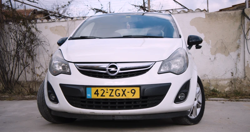 Opel Corsa, снимка 1 - Автомобили и джипове - 49294485