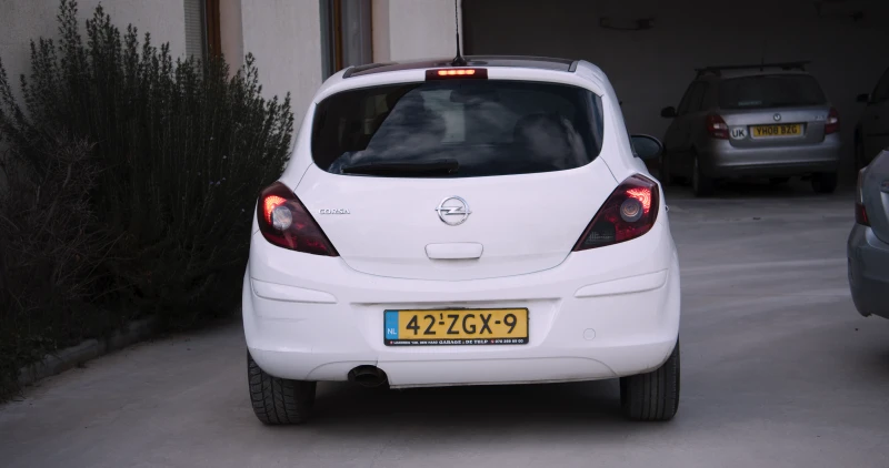 Opel Corsa, снимка 16 - Автомобили и джипове - 49294485