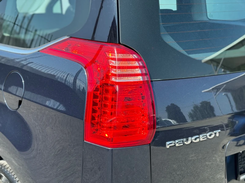 Peugeot 5008 1.6HDI НОВА* СОБСТВЕН ЛИЗИНГ* БАРТЕР* , снимка 5 - Автомобили и джипове - 50734295