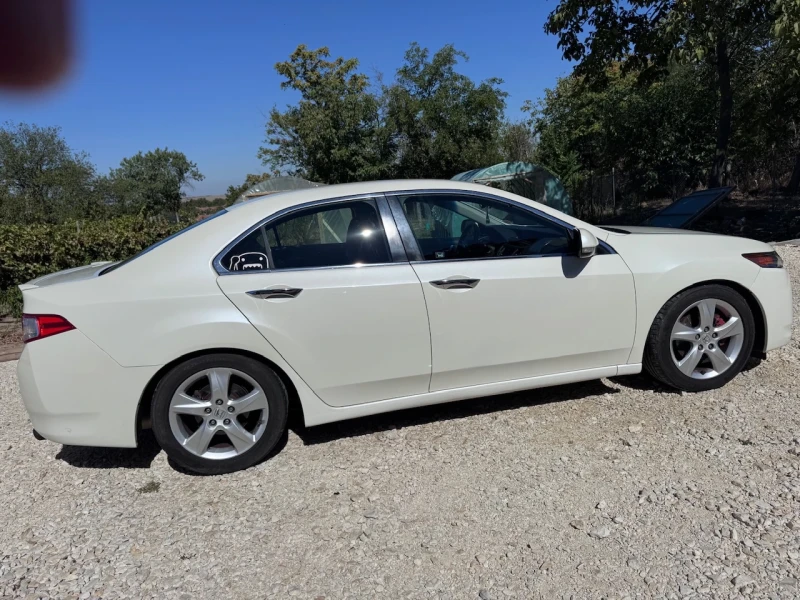 Honda Accord 2.0i Navi, снимка 6 - Автомобили и джипове - 51959323