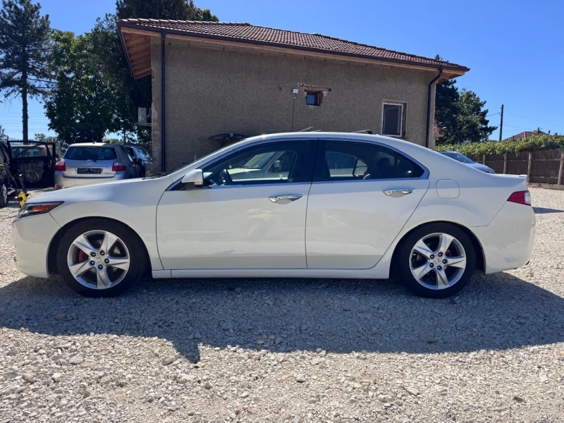 Honda Accord 2.0i Navi, снимка 2 - Автомобили и джипове - 51959323