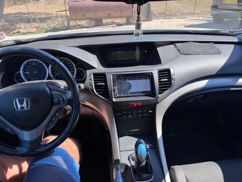 Honda Accord 2.0i Navi, снимка 9 - Автомобили и джипове - 51959323