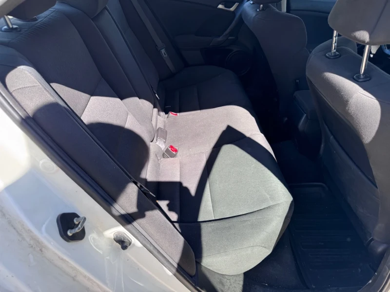 Honda Accord 2.0i Navi, снимка 12 - Автомобили и джипове - 51959323