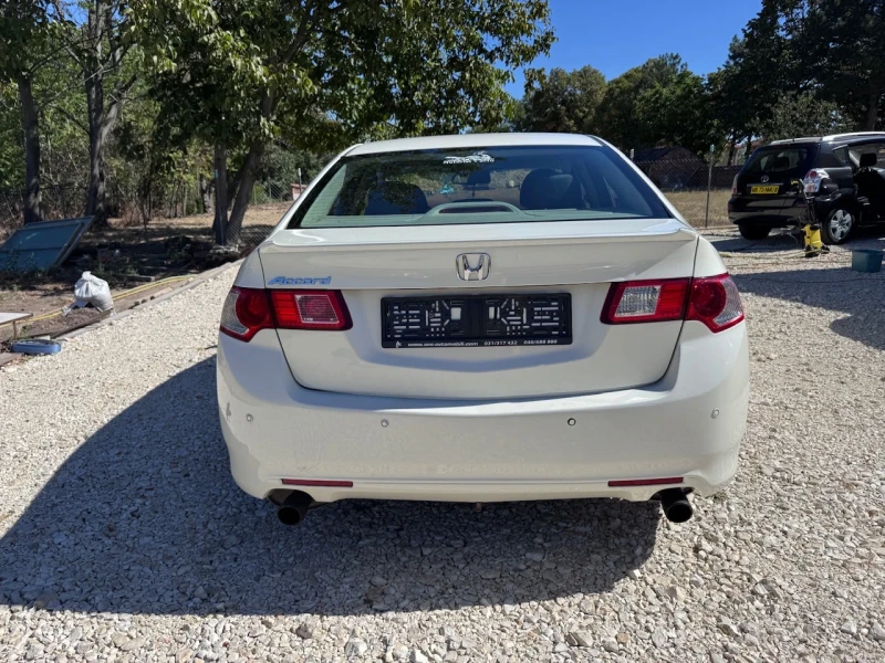 Honda Accord 2.0i Navi, снимка 4 - Автомобили и джипове - 51959323