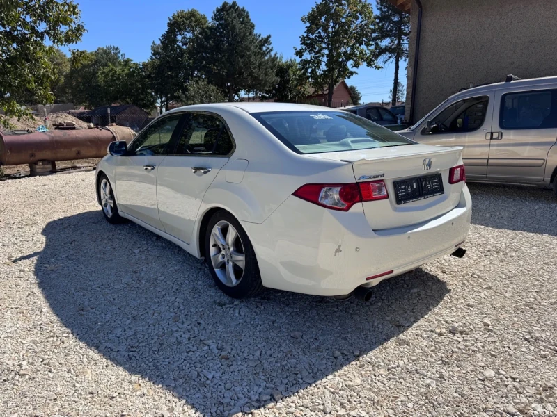 Honda Accord 2.0i Navi, снимка 3 - Автомобили и джипове - 51959323