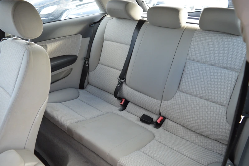 Audi A3 1.6 Benzin-KLIMATRONIK-6 skorosti, снимка 11 - Автомобили и джипове - 52169889